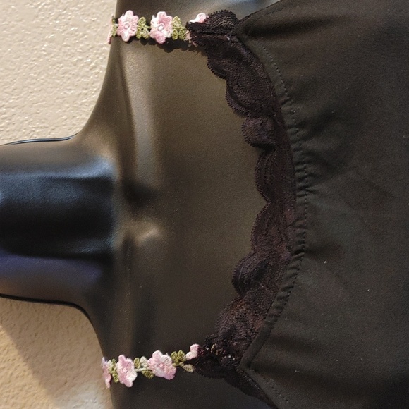 Black Lace Trim Cami Top - Picture 2 of 4